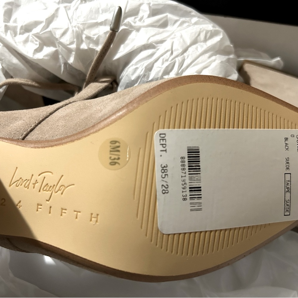 Lord & Taylor June shoes New In the box. Beautiful color